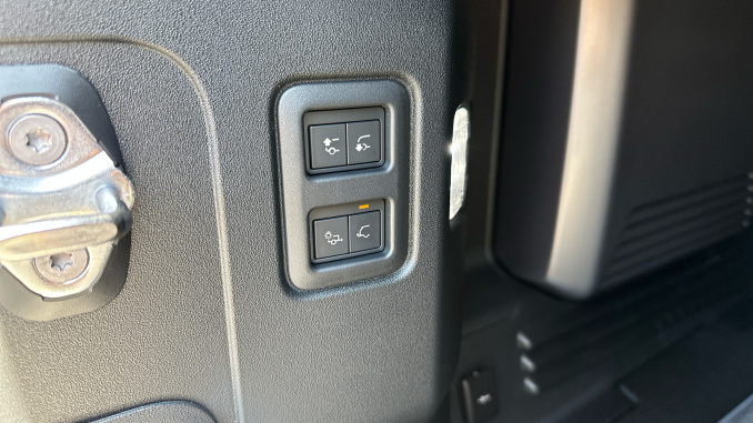 Land Rover Defender 4.4 P635 Octa 110 5dr Auto Petrol Estate - Image 44